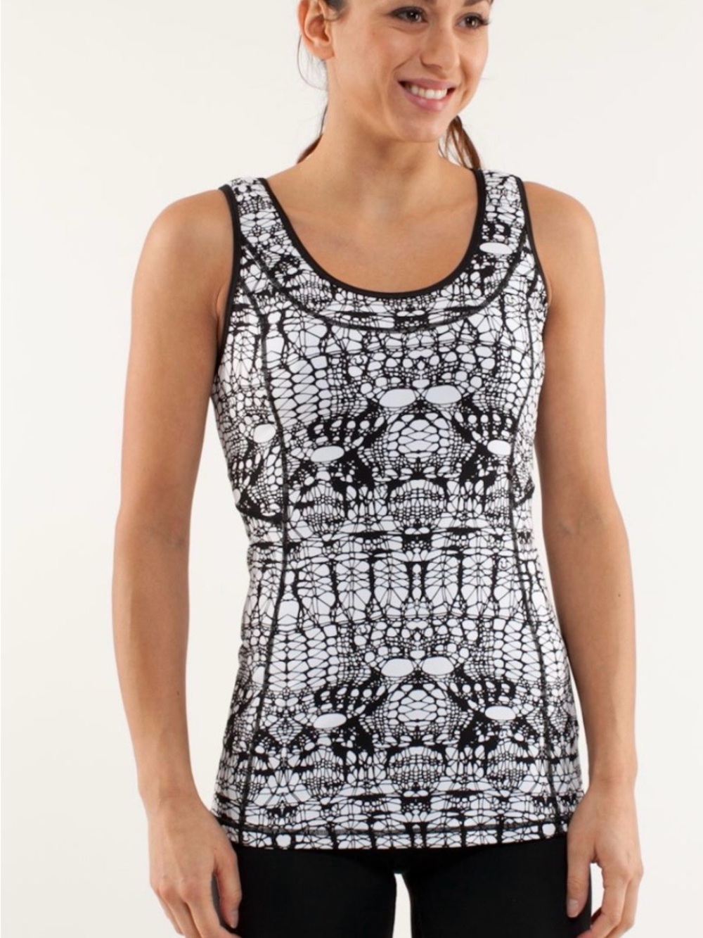 Lululemon Black and White Patterned Scoop Neck Women's Tank Top